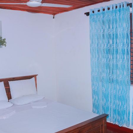 Hotel Golden Bell Tangalle Bagian luar foto