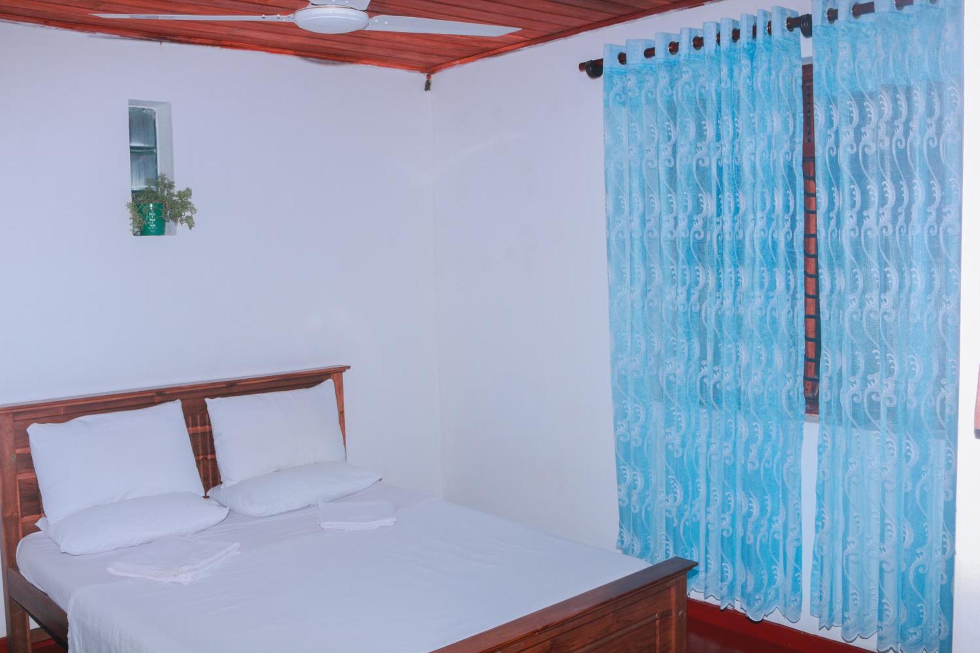 Hotel Golden Bell Tangalle Bagian luar foto