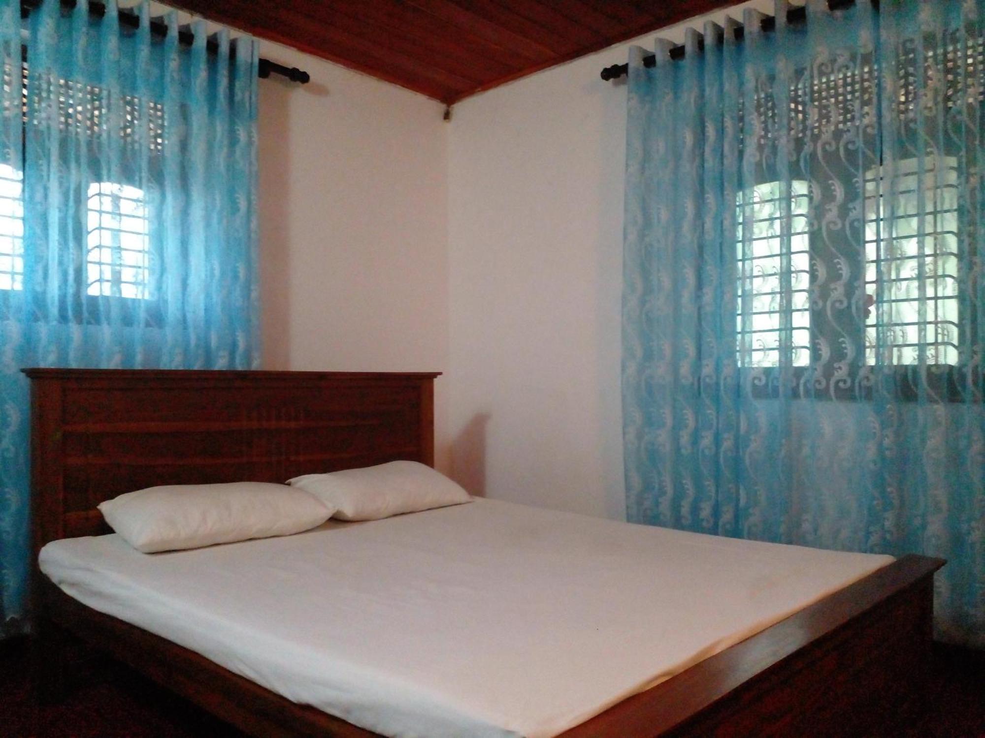 Hotel Golden Bell Tangalle Bagian luar foto